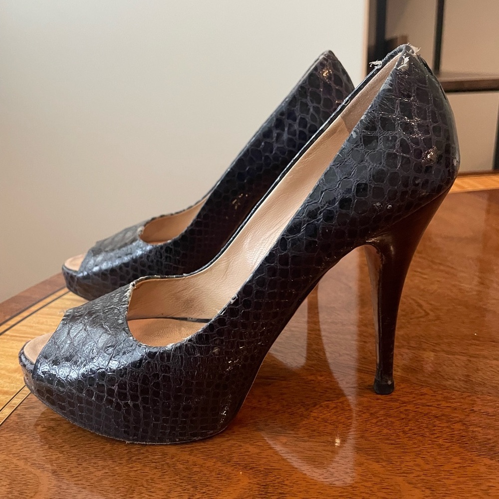 Giuseppe Zanotti Designs faux snakeskin pump open toe. Size 37